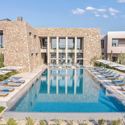 W - Costa Navarino