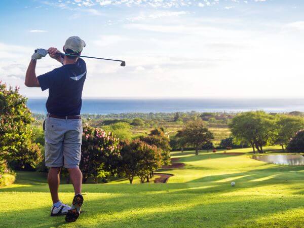 How to book a golf trip